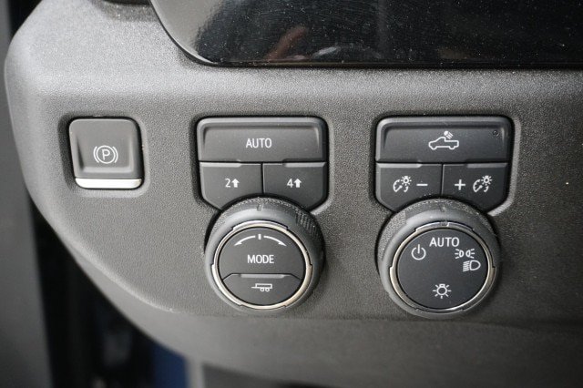 Used 2023 Chevrolet Silverado 1500 LT AWD/4WD image 26