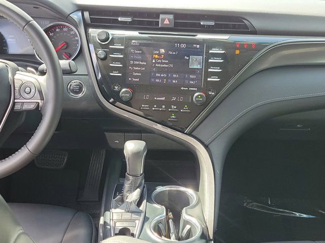 Used 2020 Toyota Camry XSE FWD image 19