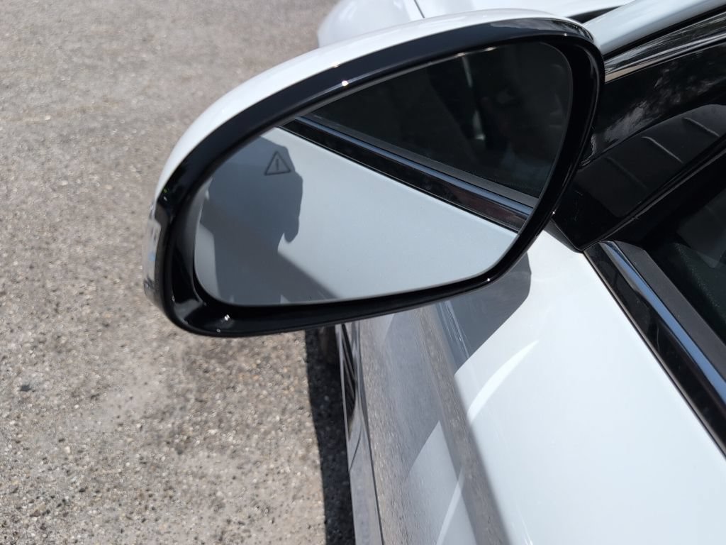 Used 2025 Genesis G70 2.5T AWD/4WD image 7