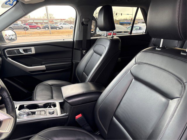 Certified 2023 Ford Explorer XLT w/ Equipment Group 202A image 9