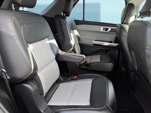 Certified 2022 Ford Explorer XLT w/ Equipment Group 202A image 14
