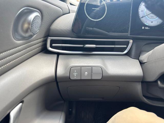 Used 2024 Hyundai Elantra SEL w/ Convenience Package FWD image 19