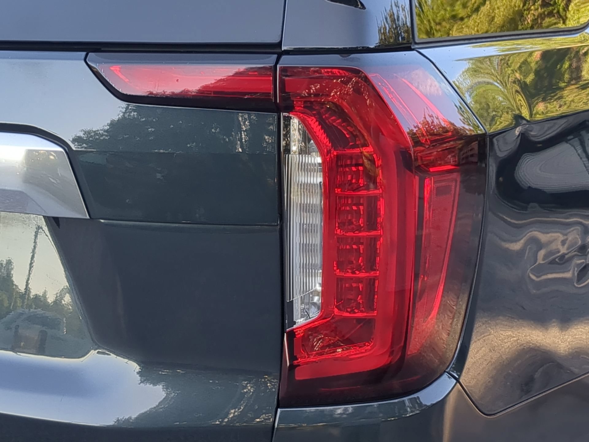 Used 2021 GMC Yukon Denali RWD image 45