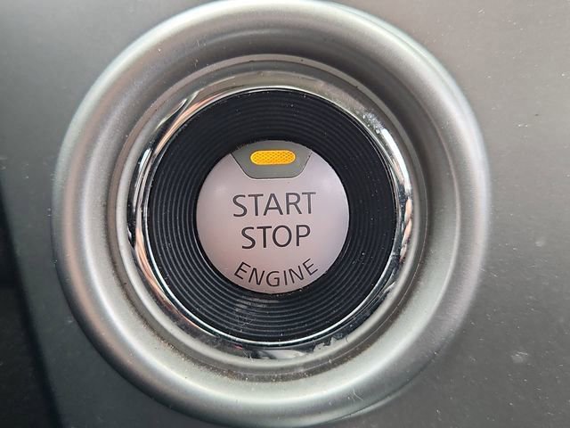 Used 2018 Nissan Titan SV w/ SV Convenience Package RWD image 17