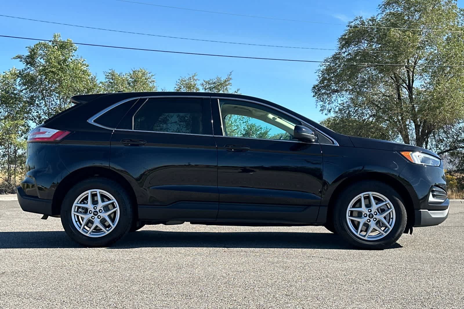 Certified 2024 Ford Edge SEL AWD/4WD image 8
