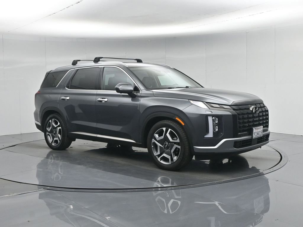 Used 2023 Hyundai Palisade Limited w/ Cargo Package AWD/4WD image 3
