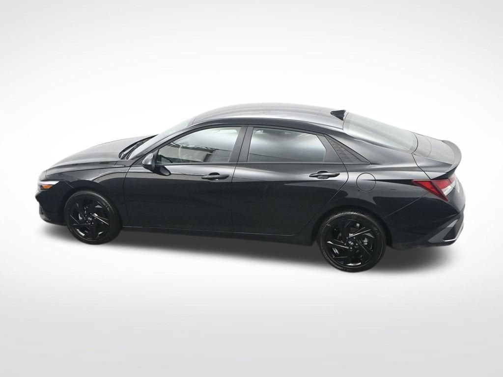 Used 2026 Hyundai Elantra Sport w/ Cargo Package FWD image 30
