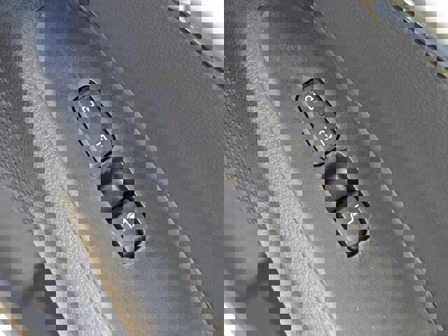 Used 2023 Kia Seltos EX image 38