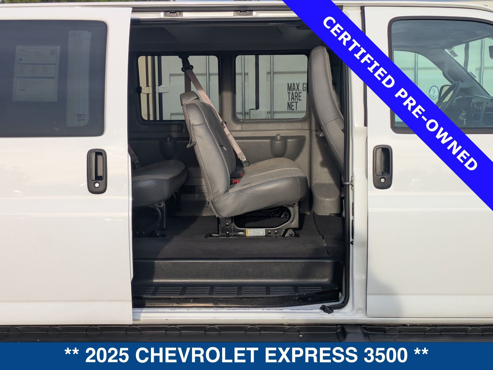 Used 2025 Chevrolet Express 3500 LT w/ LT Preferred Equipment Group RWD image 15