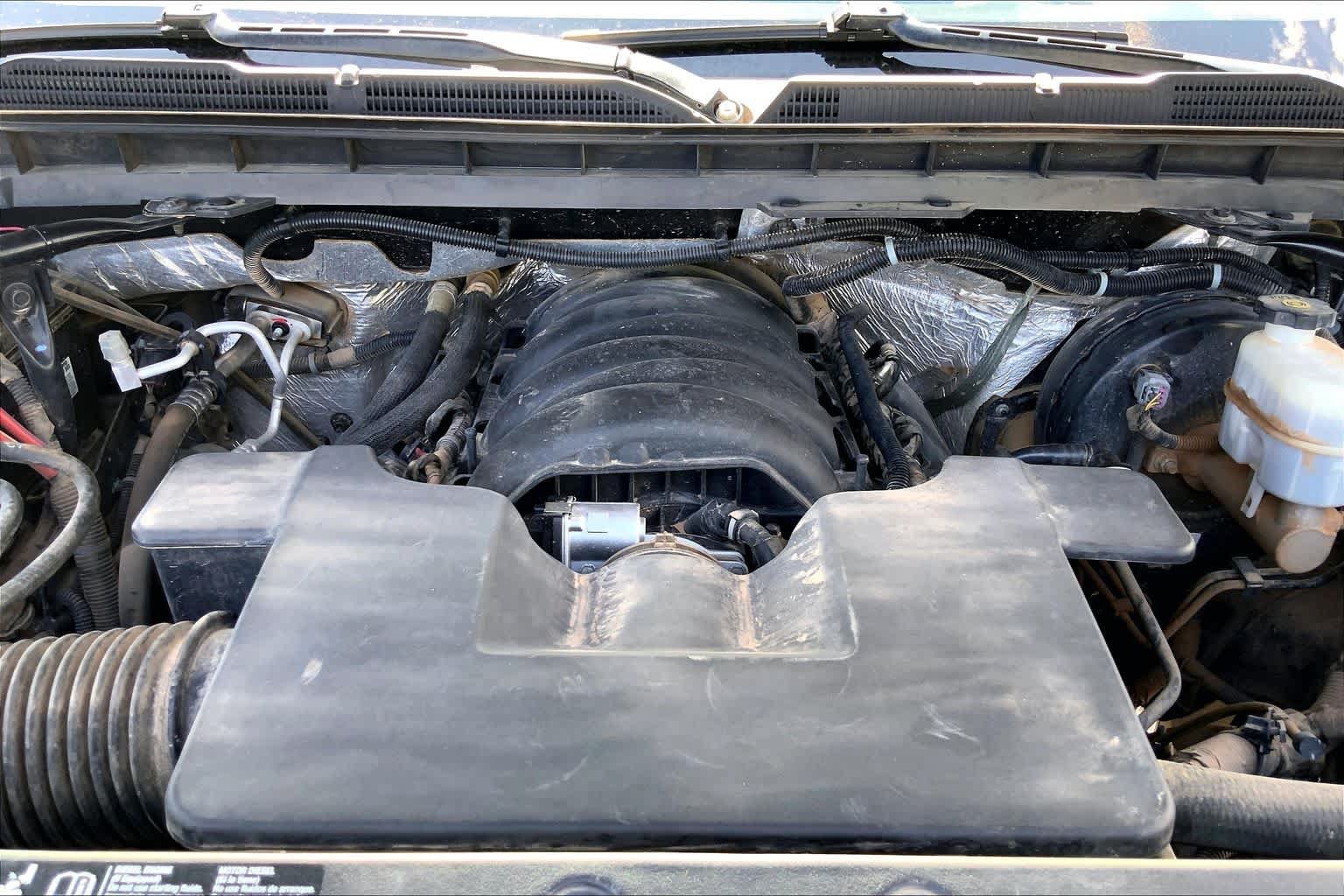 Used 2018 Chevrolet Silverado 1500 High Country AWD/4WD image 32