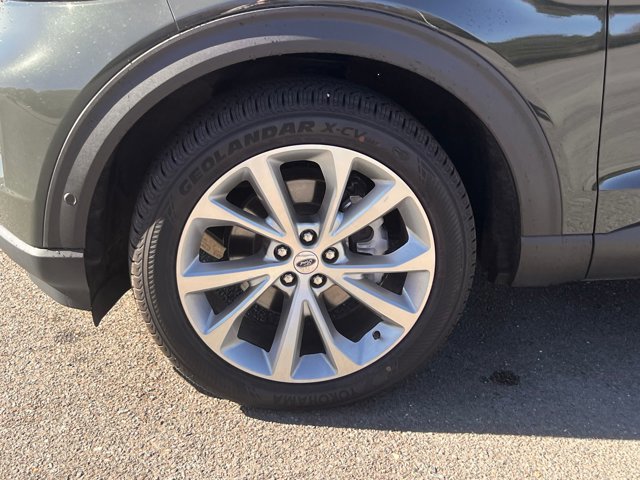 Certified 2022 Ford Explorer Platinum w/ Equipment Group 601A image 11