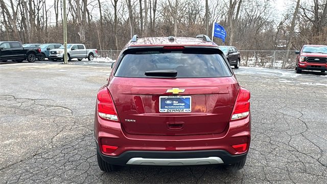 Used 2021 Chevrolet Trax LT w/ Driver Confidence Package image 4
