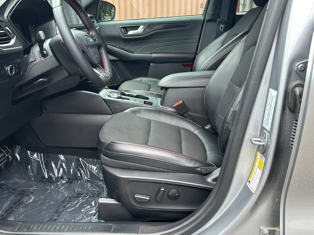 Certified 2023 Ford Escape ST-Line w/ Tech Pack #1 FWD image 9