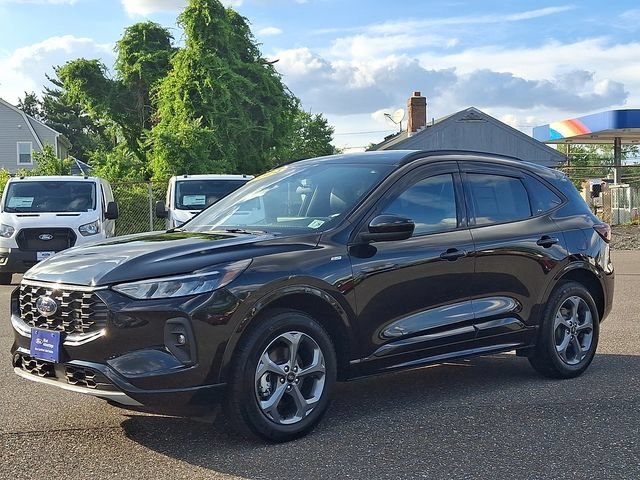 Certified 2024 Ford Escape ST-Line Select w/ Tech Pack #1 AWD/4WD image 3