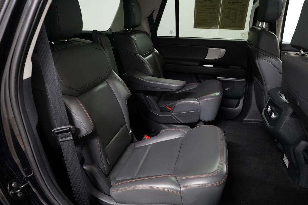 Certified 2025 Ford Expedition Active AWD/4WD image 30