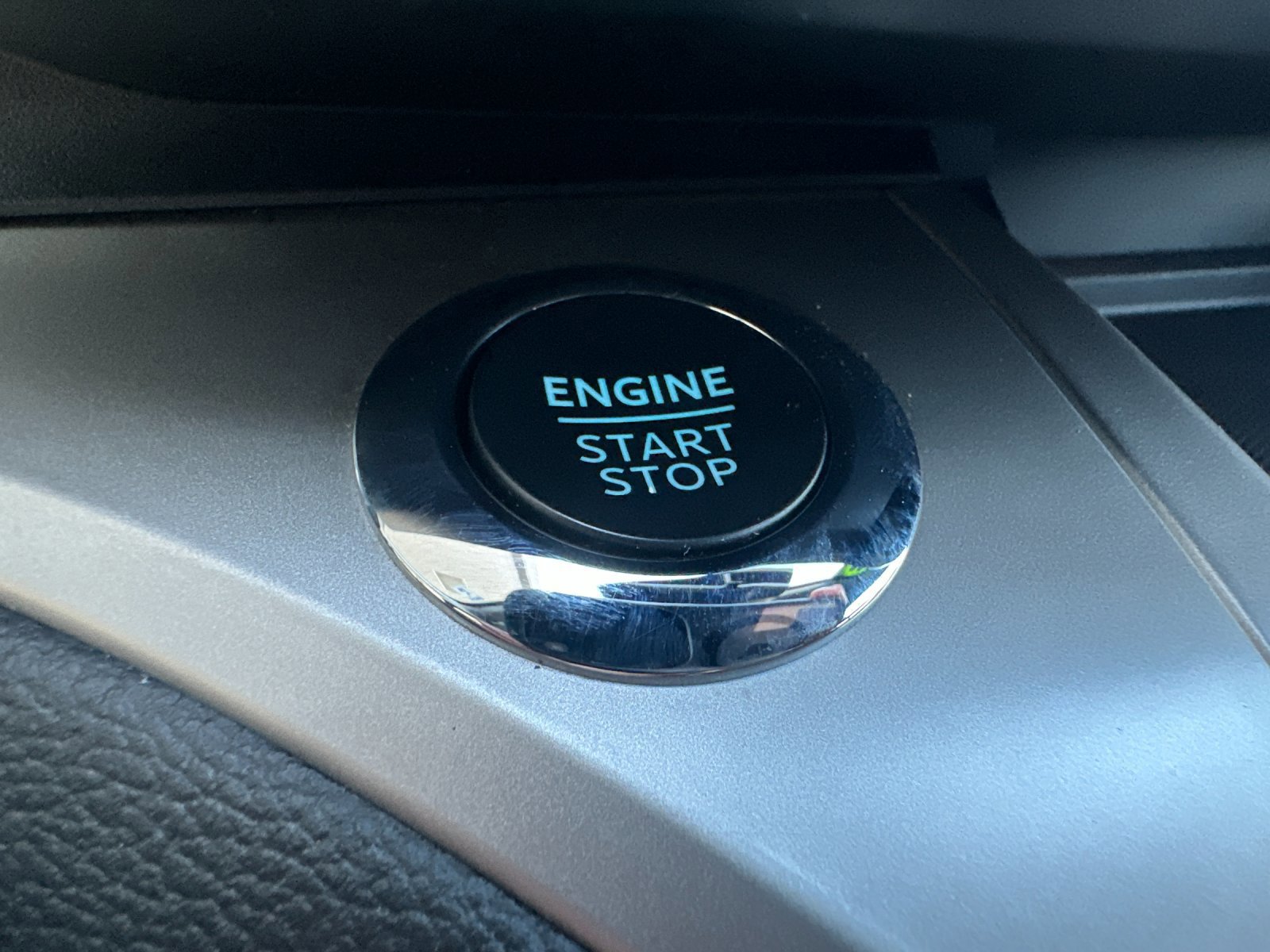 Certified 2022 Ford Explorer XLT w/ Class IV Trailer Tow Package image 24