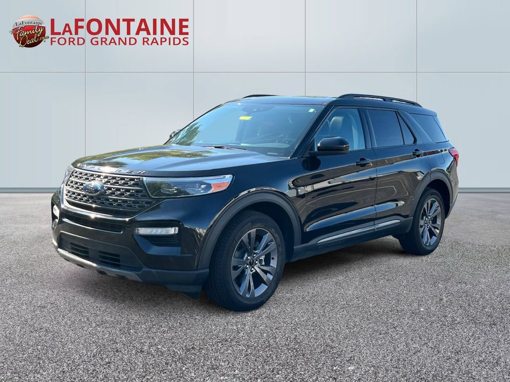Certified 2023 Ford Explorer XLT w/ Equipment Group 202A AWD/4WD image 1