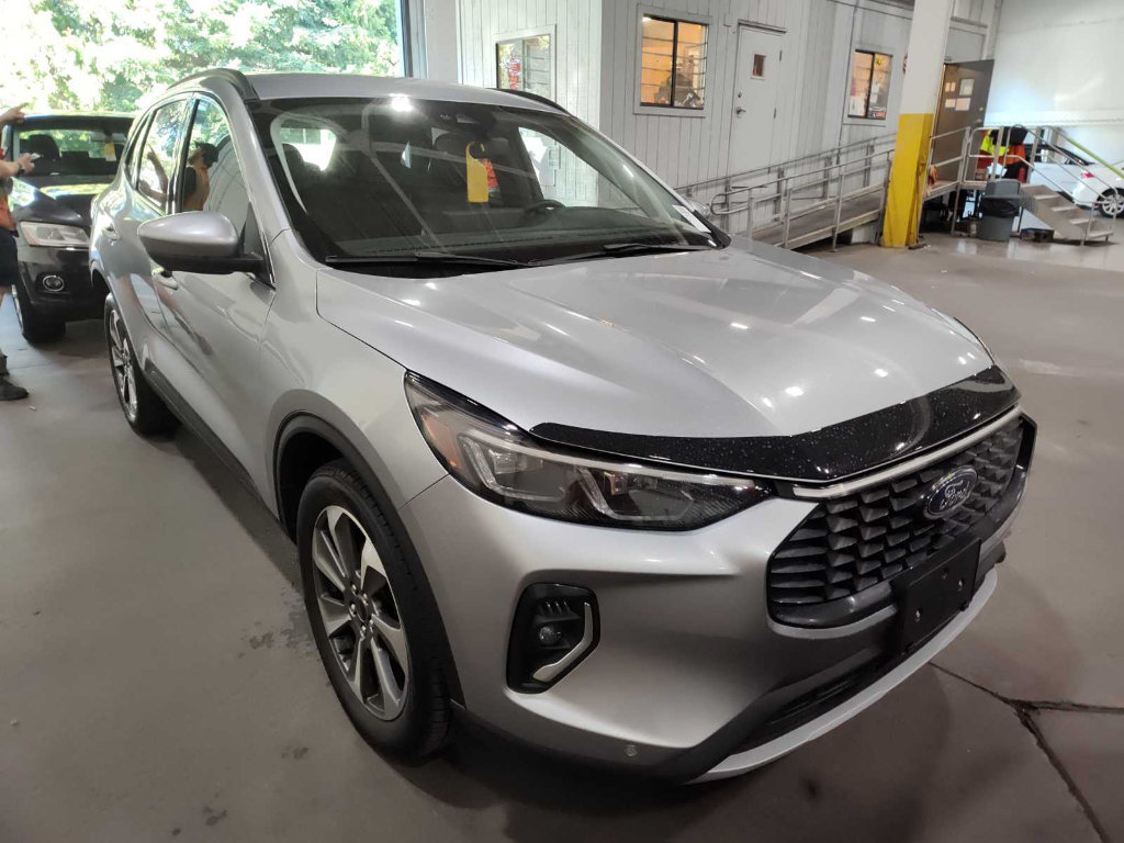 Certified 2023 Ford Escape Platinum AWD/4WD image 5