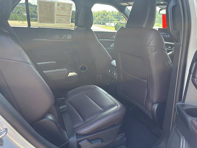 Certified 2026 Ford Explorer Platinum w/ LUX Leather Package AWD/4WD image 19