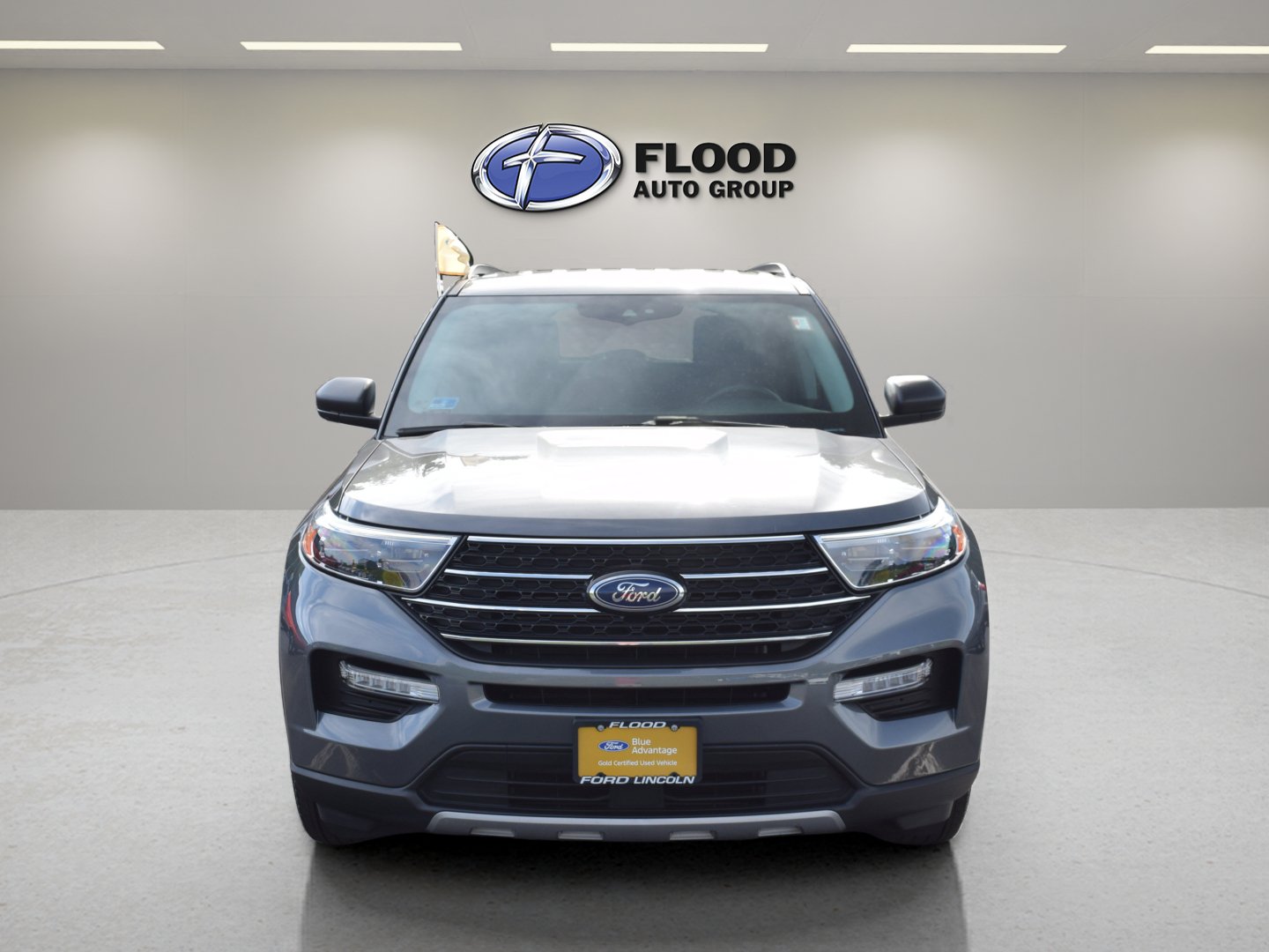 Certified 2023 Ford Explorer XLT w/ Equipment Group 202A AWD/4WD image 2