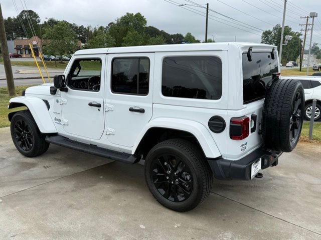 Used 2021 Jeep Wrangler Unlimited Sahara w/ Cold Weather Group AWD/4WD image 8