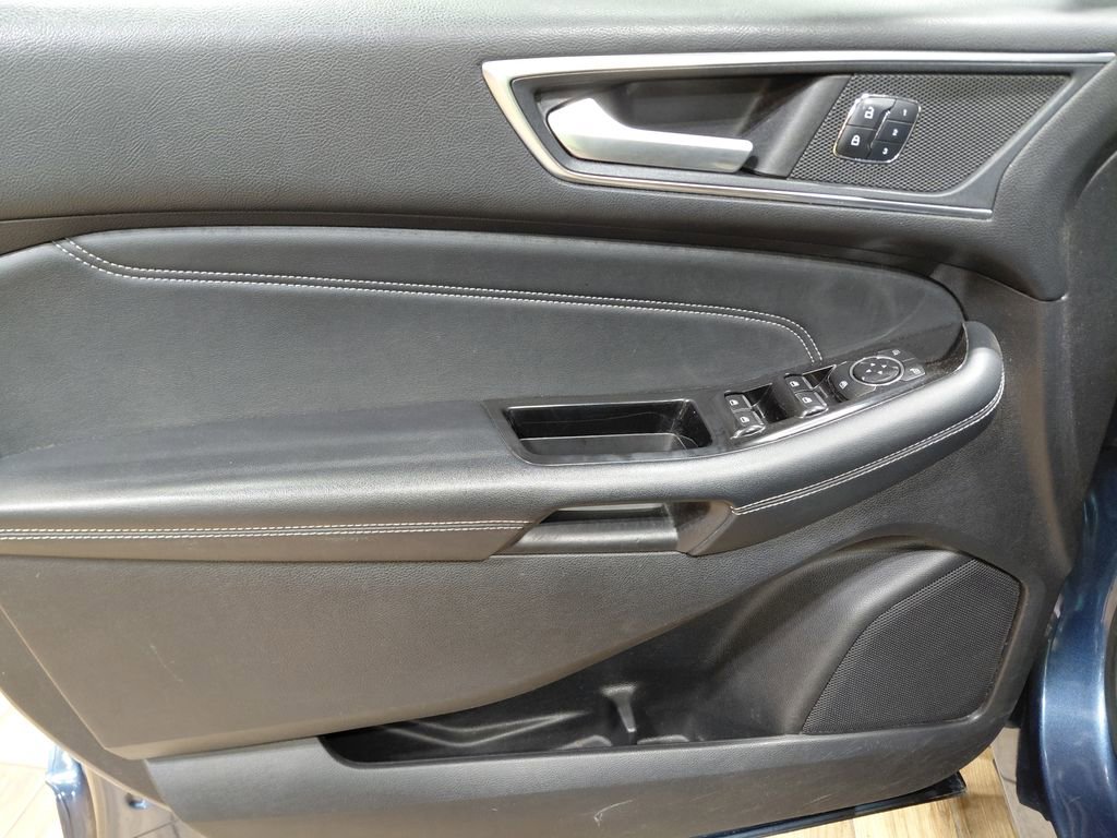 Certified 2018 Ford Edge Titanium AWD/4WD image 38