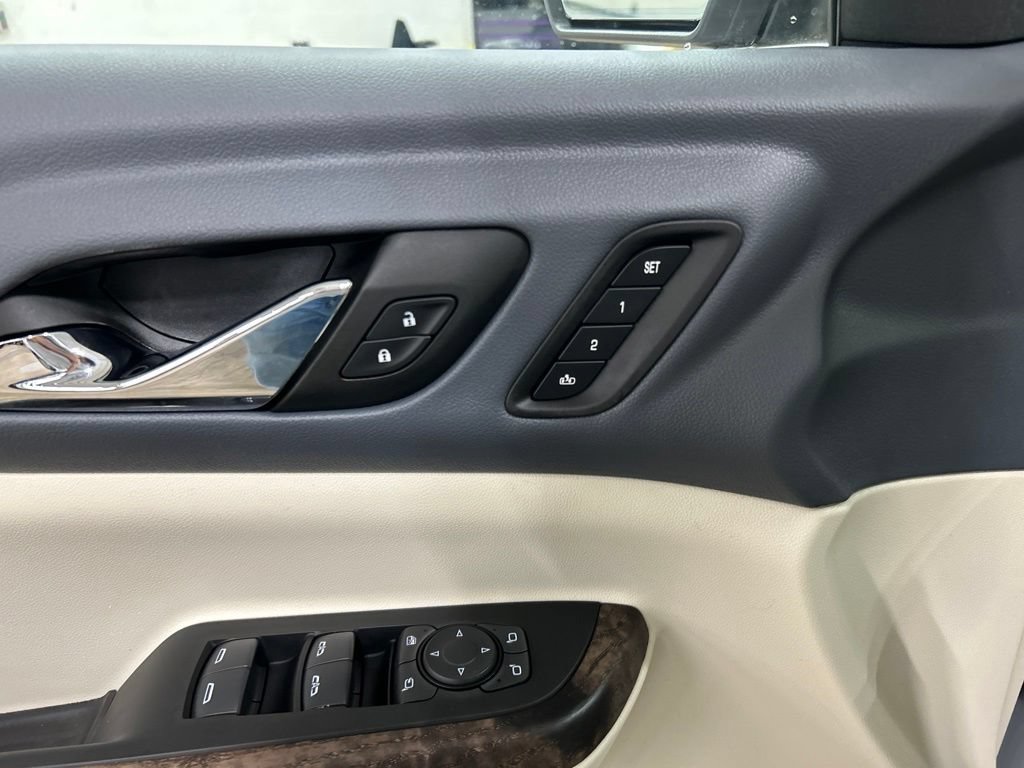 Used 2023 GMC Acadia Denali w/ Denali Technology Package AWD/4WD image 16