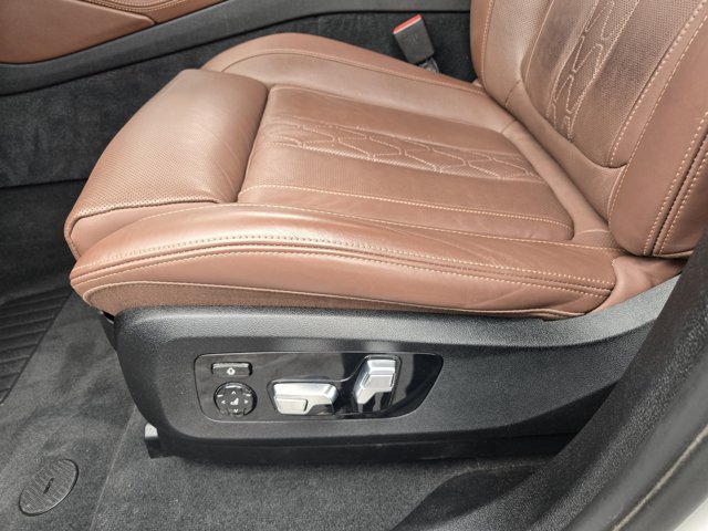 Used 2022 BMW X6 xDrive40i w/ Executive Package AWD/4WD image 21