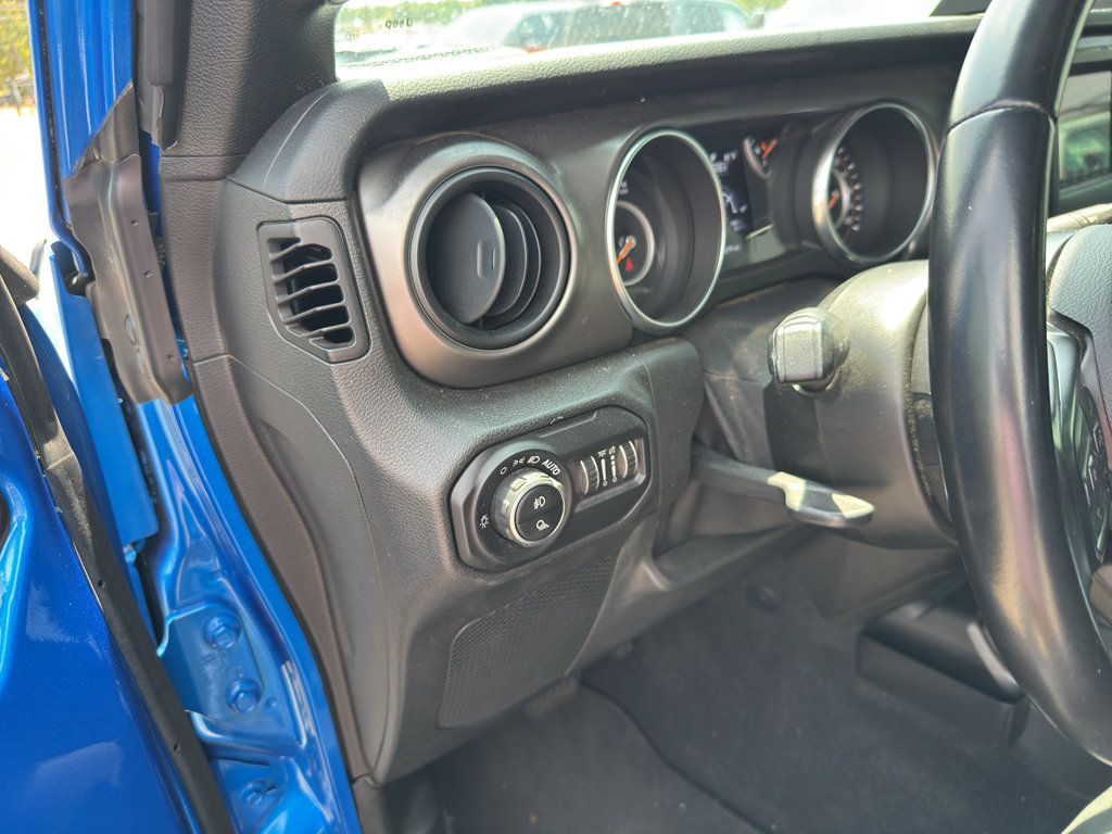 Used 2022 Jeep Gladiator Sport AWD/4WD image 11