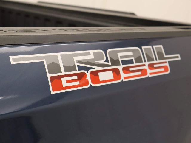 Used 2021 Chevrolet Silverado 1500 LT Trail Boss w/ Convenience Package II AWD/4WD image 37
