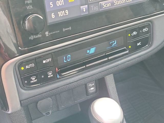 Used 2017 Toyota Corolla LE w/ LE Premium Package image 30