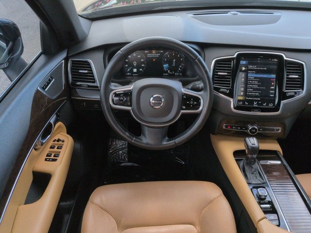 Used 2017 Volvo XC90 T6 Momentum w/ Vision Package AWD/4WD image 18