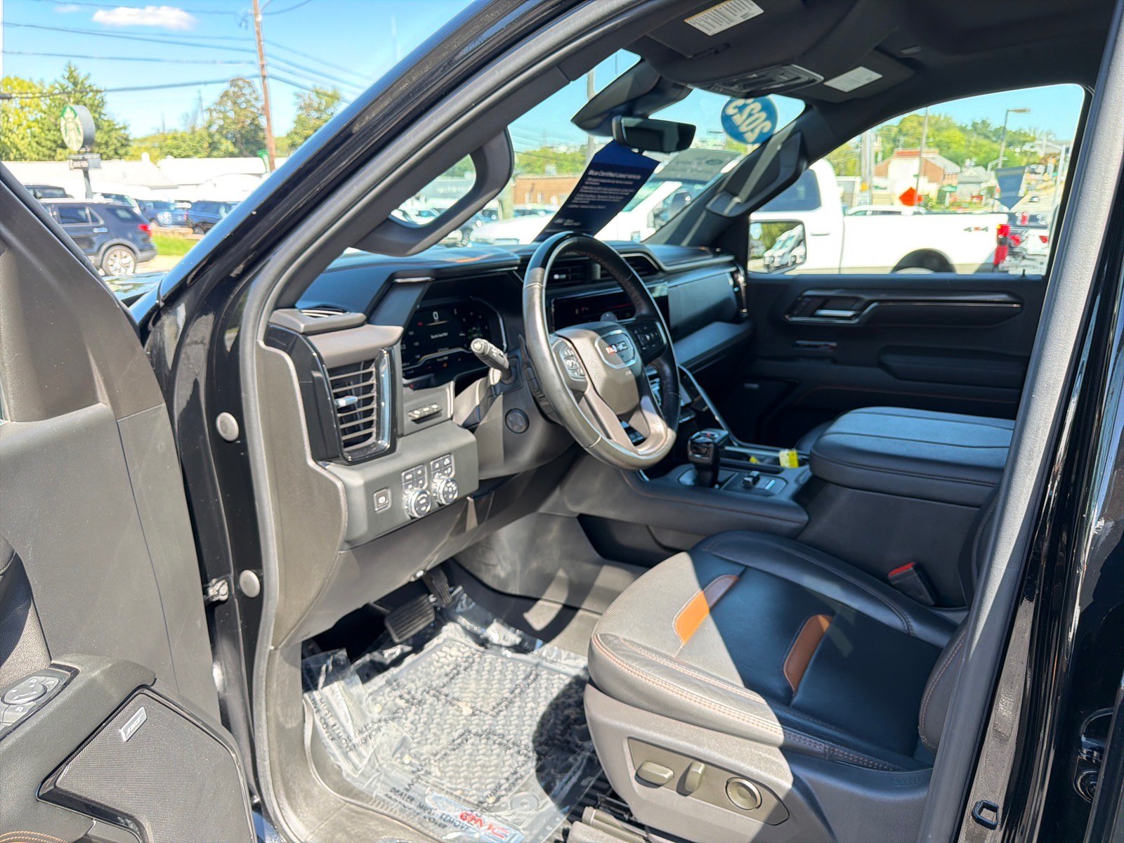 Used 2023 GMC Sierra 1500 AT4 w/ Technology Package AWD/4WD image 15