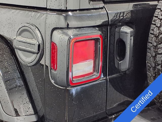 Used 2022 Jeep Wrangler Unlimited Sahara AWD/4WD image 8