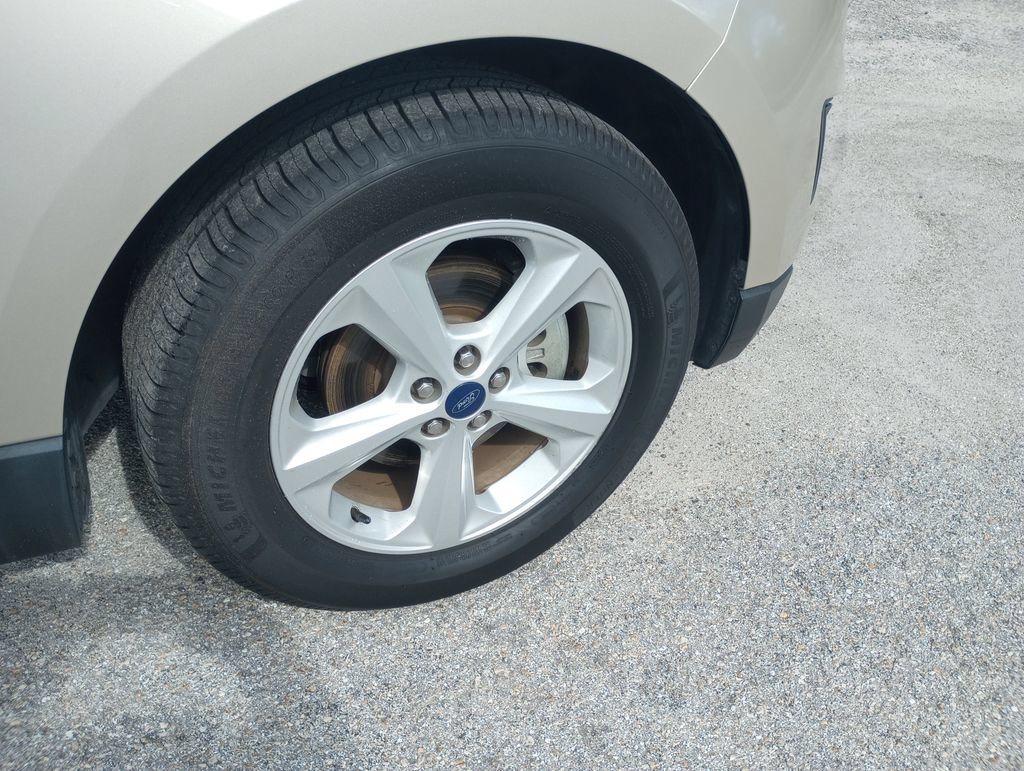 Certified 2018 Ford Edge SE FWD image 9