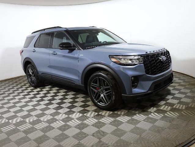 Certified 2025 Ford Explorer ST-Line w/ Premium Package image 5