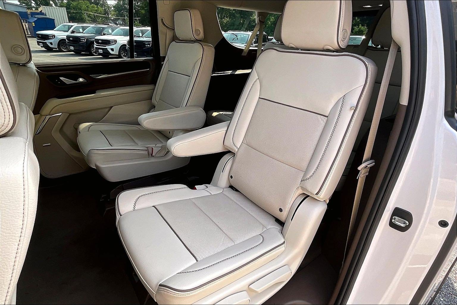 Used 2023 GMC Yukon XL Denali w/ Max Trailering Package AWD/4WD image 26
