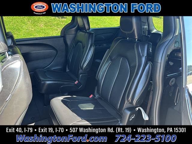 Used 2025 Chrysler Pacifica Select FWD image 16