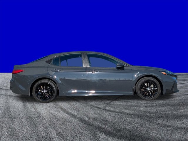 Used 2025 Toyota Camry SE image 6