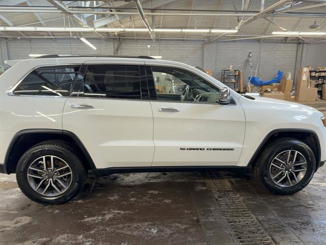 Used 2022 Jeep Grand Cherokee Limited w/ Trailer Tow Group IV image 19