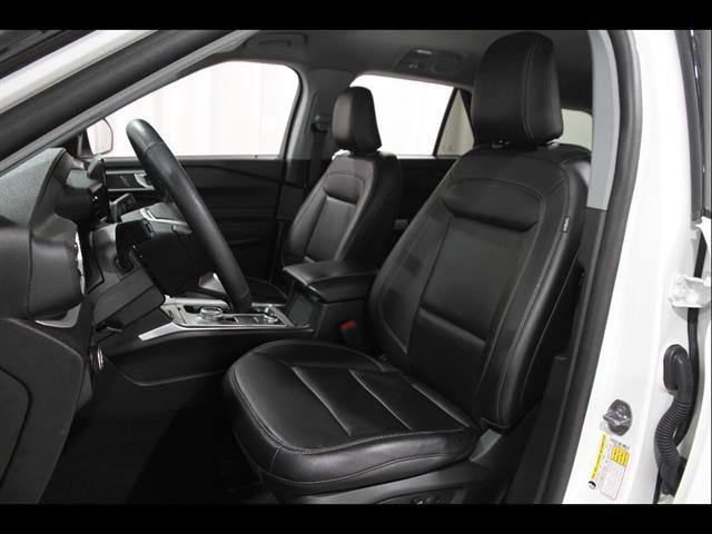 Certified 2023 Ford Explorer XLT w/ Equipment Group 202A image 7