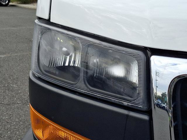 Used 2025 GMC Savana 2500 w/ Driver Convenience Package RWD image 9