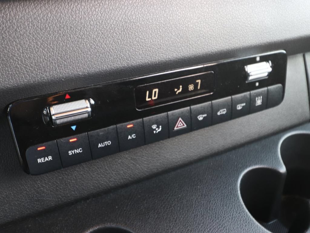 Used 2025 Mercedes-Benz Sprinter 2500 image 21