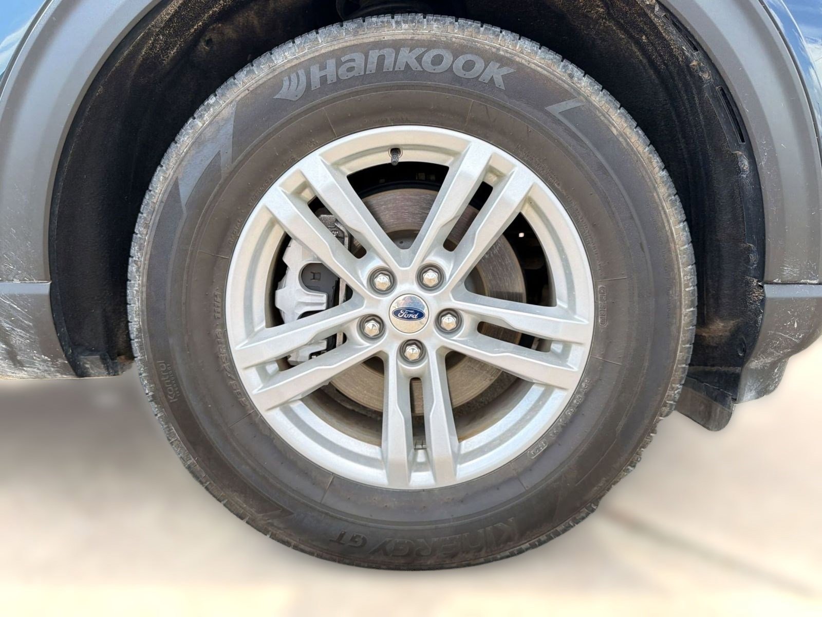 Certified 2024 Ford Explorer XLT RWD image 11