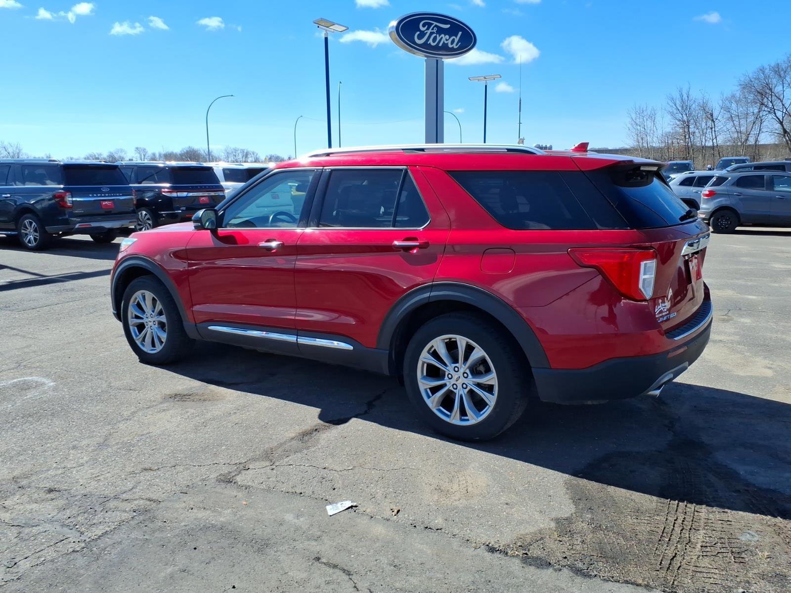 Certified 2020 Ford Explorer Limited image 3