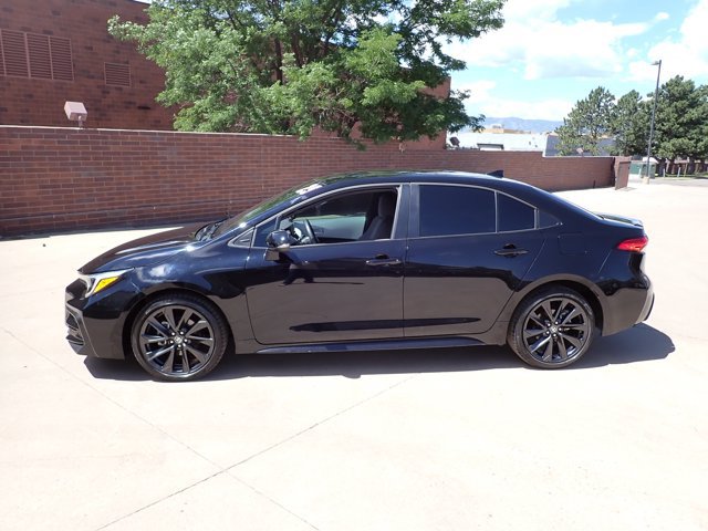 Used 2025 Toyota Corolla SE FWD image 2