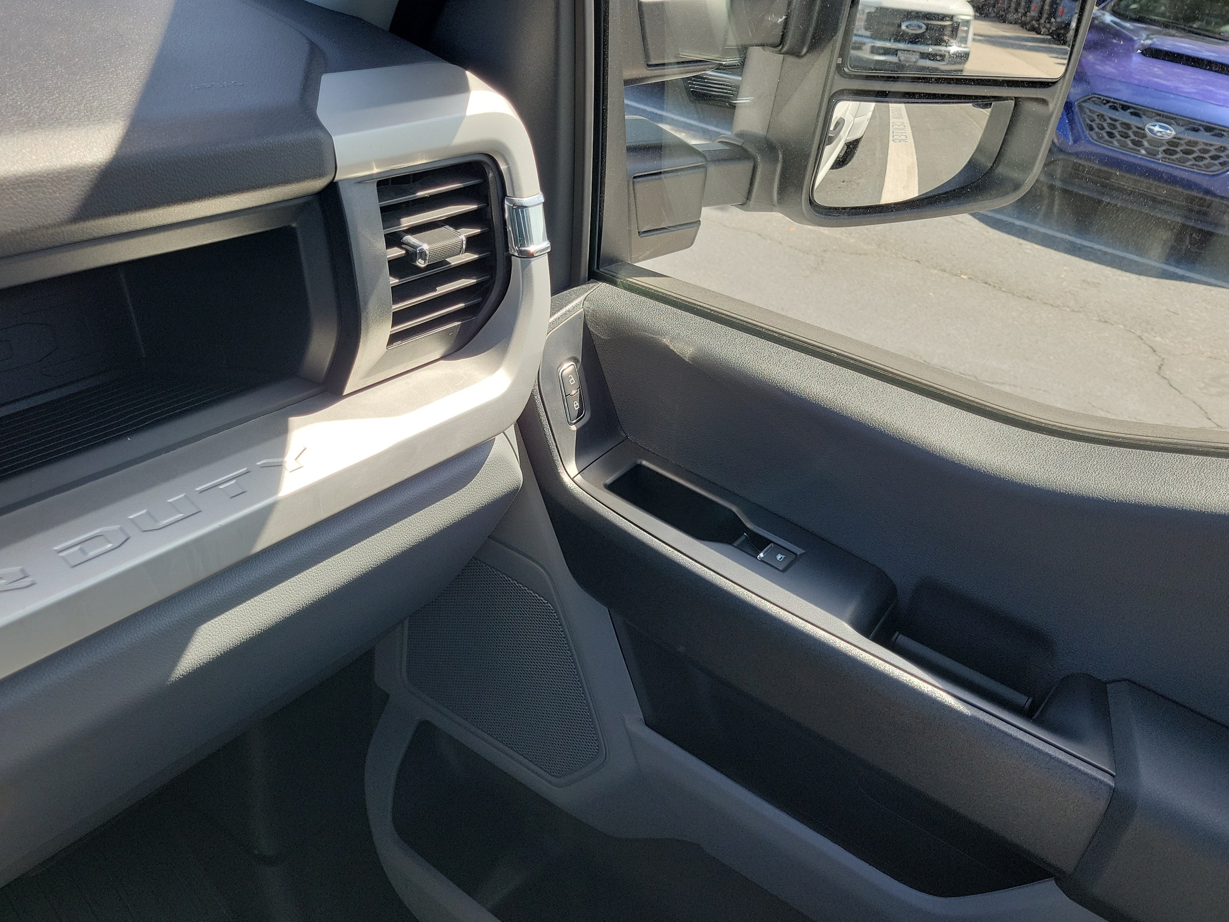Certified 2025 Ford F350 XL AWD/4WD image 28