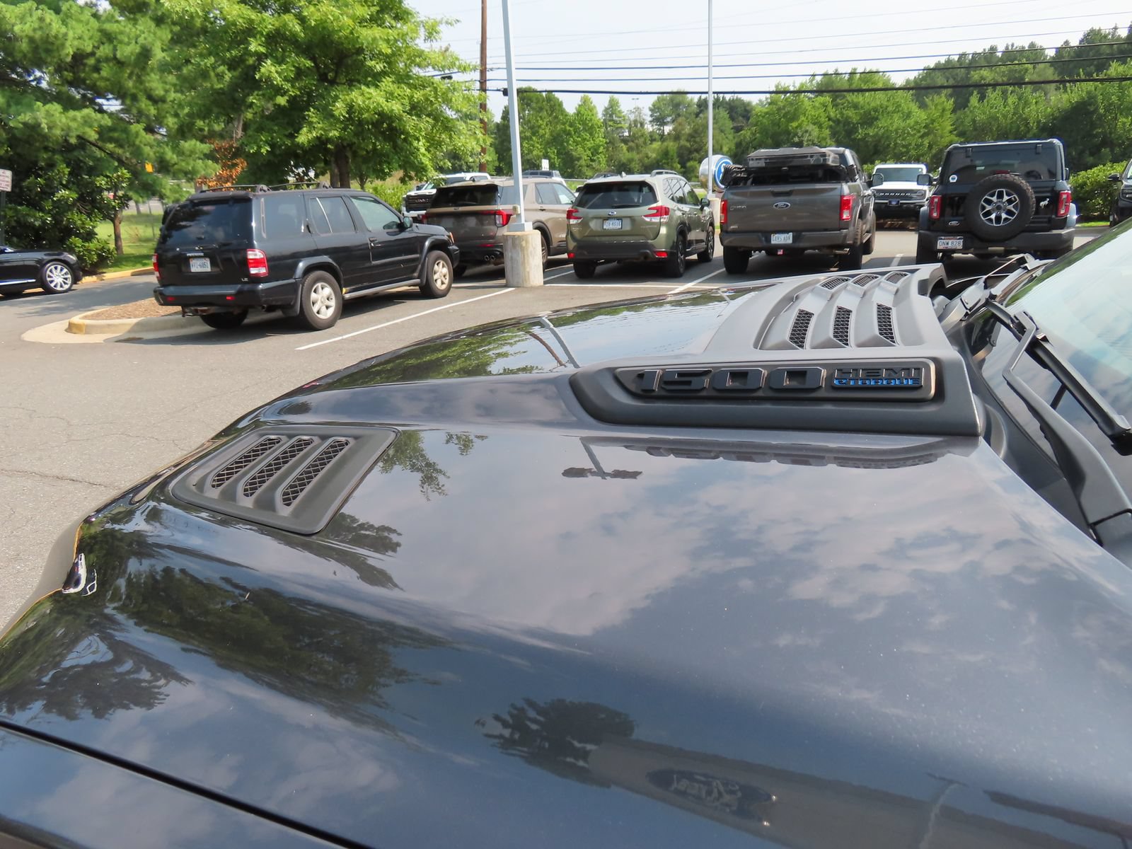 Used 2023 RAM 1500 Laramie AWD/4WD image 10