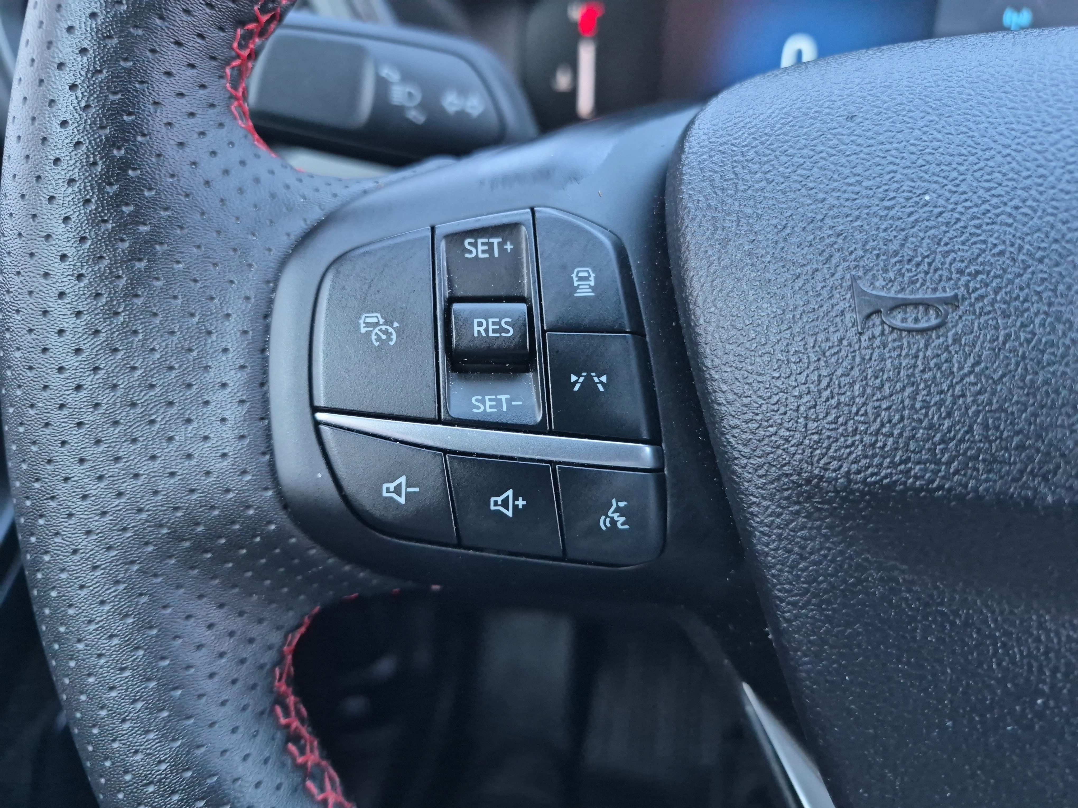 Certified 2025 Ford Escape ST-Line w/ Tech Pack #1 image 25