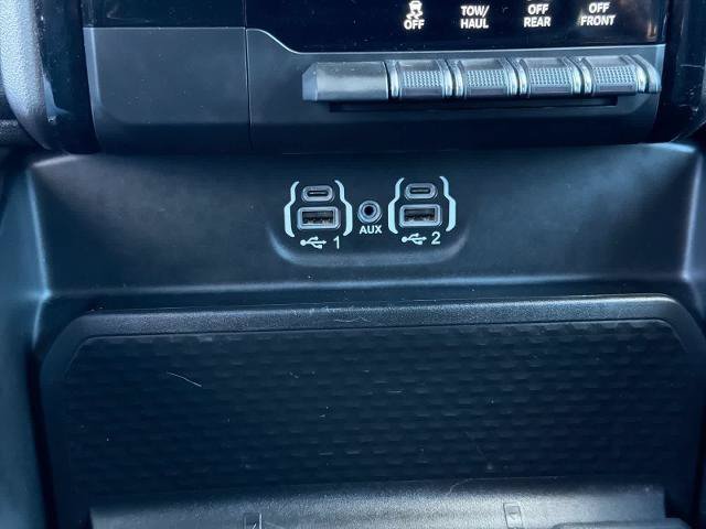 Used 2024 RAM 1500 Laramie AWD/4WD image 32